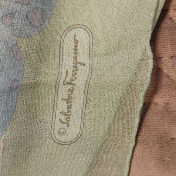 Silk scarf Salvatore Ferragamo - Picture 2 of 3